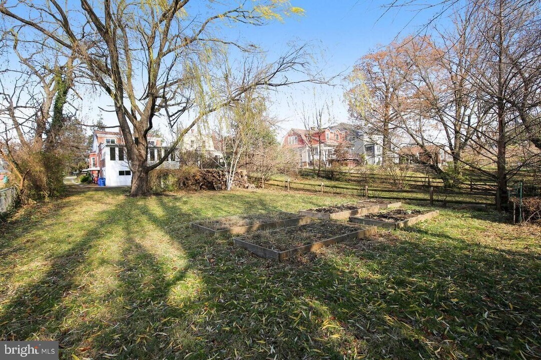 746 Thayer Ave-Unit -LOWER LEVEL in Silver Spring, MD - Building Photo
