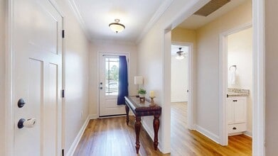 205 Grove Pointe Dr in Thomasville, GA - Building Photo - Building Photo