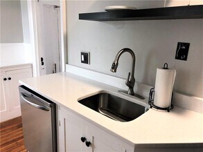 283 Spring St in Newport, RI - Building Photo - Building Photo