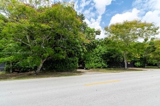 14000 N Miami Ave in Miami, FL - Building Photo - Building Photo