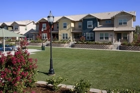 Rancho Lindo in Lamont, CA - Foto de edificio