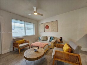 5712 Mayo St in Hollywood, FL - Building Photo - Building Photo
