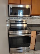 20 Allen St, Unit #B in Berwick, ME - Building Photo - Building Photo