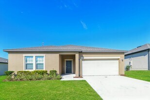 15724 Pine Siskin Loop in Mascotte, FL - Building Photo