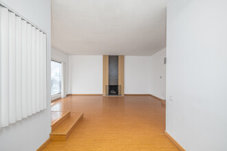 1651 Camden Ave in Los Angeles, CA - Foto de edificio - Interior Photo