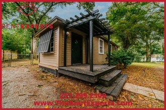 5005 N Hillwood Cir in Mobile, AL - Building Photo - Building Photo
