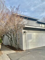 1700 NW 9th St in Bend, OR - Building Photo