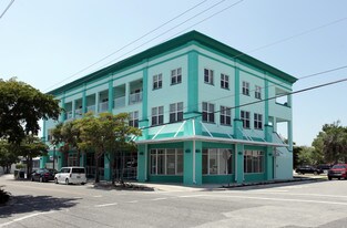 421-435 Central Ave in Sarasota, FL - Building Photo