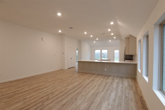 property at 2511 Chestnut Oak Cir