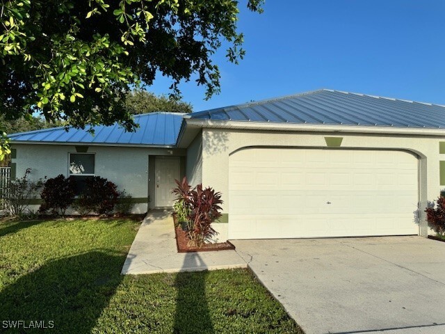 2654 Gretchen Ave S in Lehigh Acres, FL - Building Photo