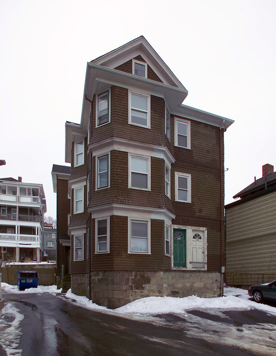 535 N Main St in Fall River, MA - Building Photo