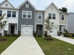 232 Paramount Dr in Smithfield, NC - Building Photo - Building Photo