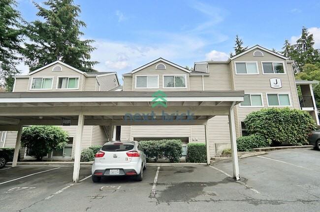 12040 100th Ave NE in Kirkland, WA - Building Photo - Building Photo