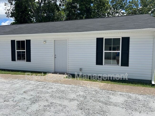 property at 215 W Quilly St