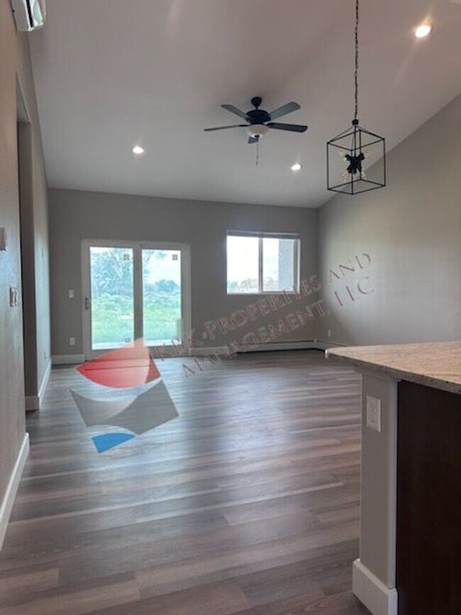 1190 Maroon Dr in Alamosa, CO - Building Photo - Building Photo