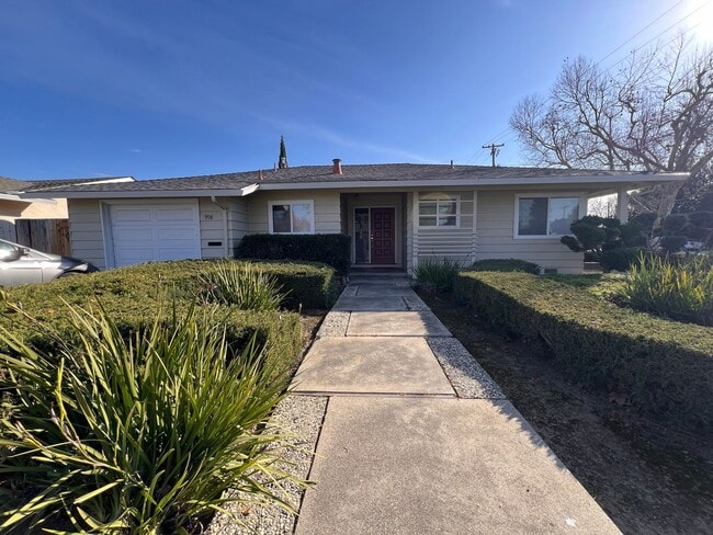 property at 998 Desert Isle Dr