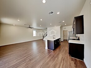 1910 Macchia Ave in North Las Vegas, NV - Building Photo - Building Photo