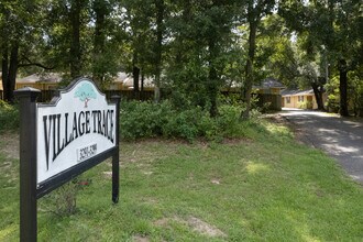 Village Trace Apartments in Tallahassee, FL - Foto de edificio - Other