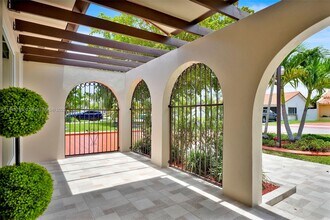9031 SW 11th St in Miami, FL - Building Photo - Building Photo