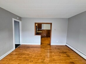 419 Front St in Catasauqua, PA - Building Photo - Building Photo