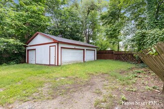 1312 Hotop Ave in Kalamazoo, MI - Building Photo - Building Photo