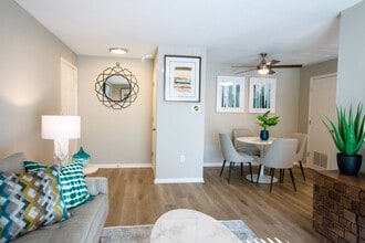 Park Edge in Lenexa, KS - Building Photo - Building Photo