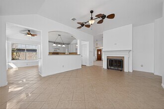 15619 Winding Valley Dr in Houston, TX - Building Photo - Building Photo