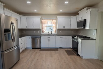 945 N 7th E St in Mountain Home, ID - Building Photo - Building Photo