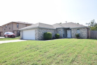 1002 Clairidge Ave in Killeen, TX - Building Photo - Building Photo