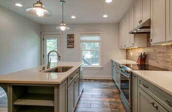 947 Cahal Ave in Nashville, TN - Building Photo - Building Photo