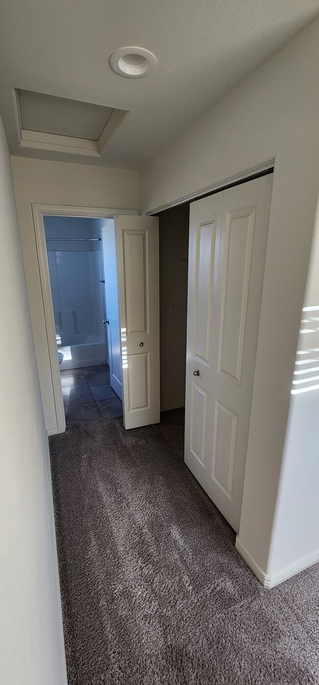 162 Sweetwater Ln in Templeton, CA - Foto de edificio - Building Photo