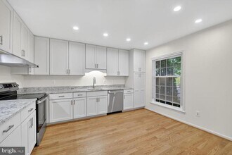 4843 Sangamore Rd in Bethesda, MD - Building Photo - Building Photo