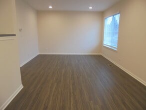 32454 Rushmore Ave in Lakemoor, IL - Building Photo - Building Photo