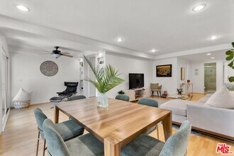 11789 Montana Ave in Los Angeles, CA - Building Photo - Building Photo