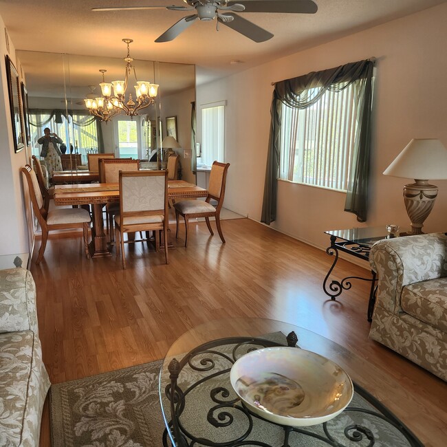 2043 Denmark St, Unit Denmark St unit 55 in Clearwater, FL - Building Photo - Building Photo