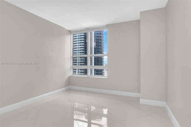 951 Brickell Ave, Unit 3107 in Miami, FL - Building Photo - Building Photo