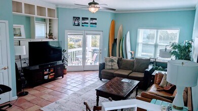 187 16th Ave S in Jacksonville Beach, FL - Foto de edificio - Building Photo