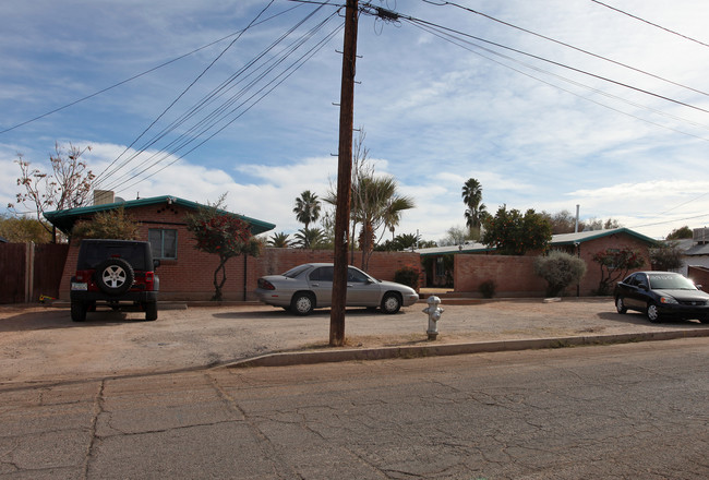 1626 N Richey Blvd in Tucson, AZ - Foto de edificio - Building Photo