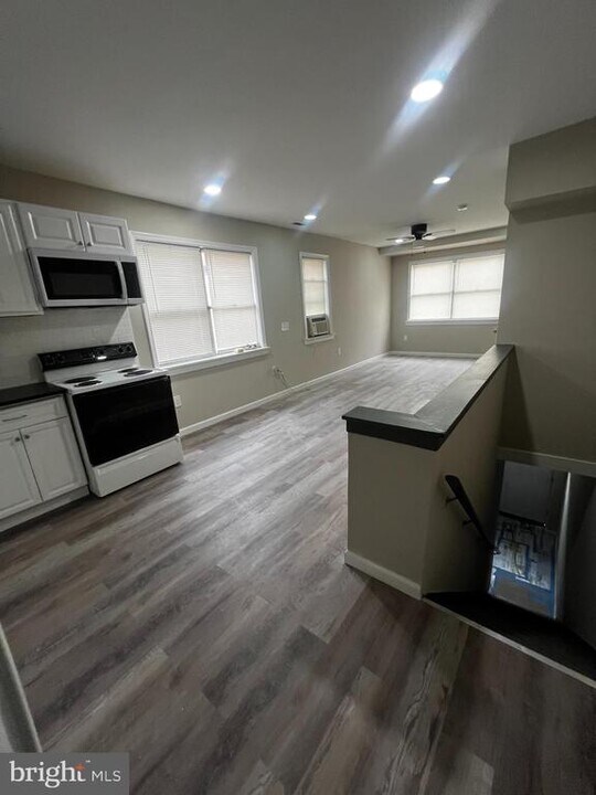 523 MacDade Blvd in Collingdale, PA - Building Photo