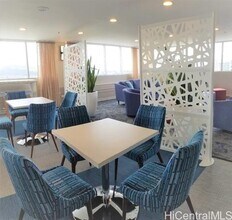2427 Kuhio Ave. in Honolulu, HI - Building Photo - Building Photo