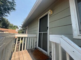 405 Bonfoy Ave in Colorado Springs, CO - Building Photo