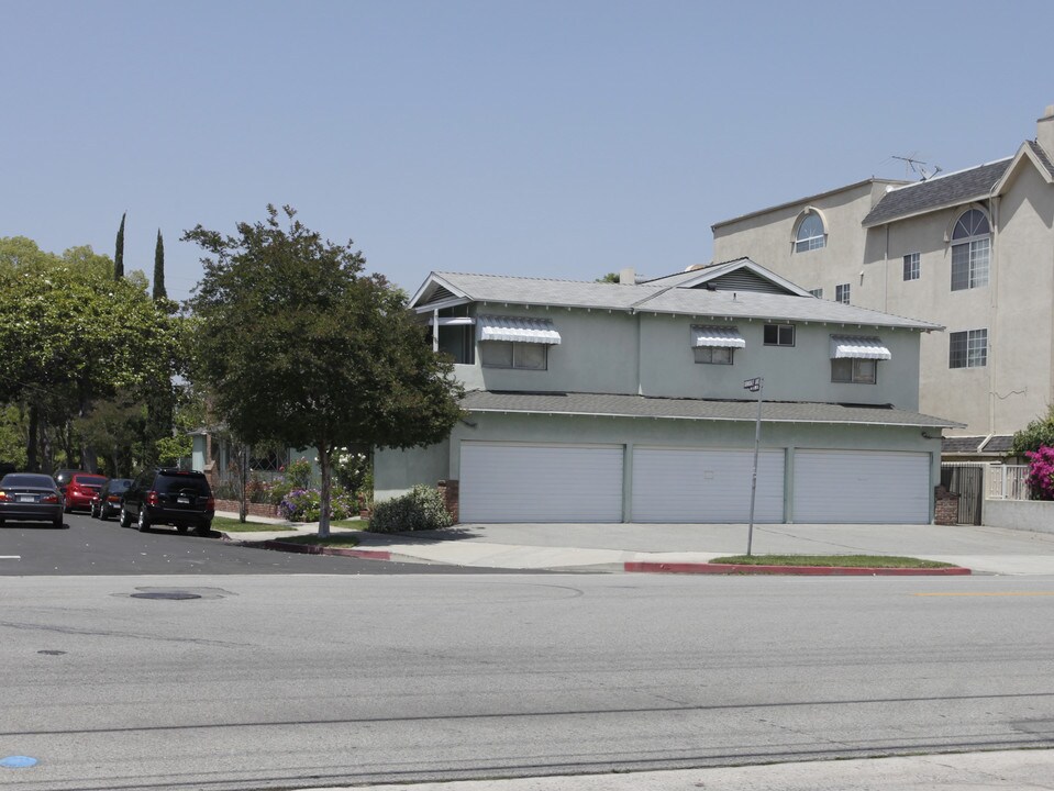 4400 Farmdale Ave in North Hollywood, CA - Building Photo