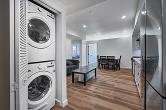 2600 S Catalina St in Los Angeles, CA - Building Photo - Building Photo