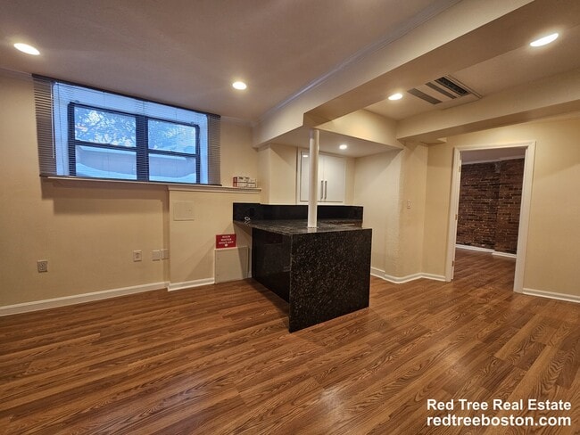 1689 Beacon St in Brookline, MA - Building Photo - Building Photo