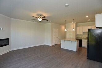 74 Horizon Ln in Richmond Hill, GA - Building Photo - Building Photo