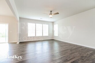 621 Goldburn Wy in Simpsonville, SC - Foto de edificio - Building Photo