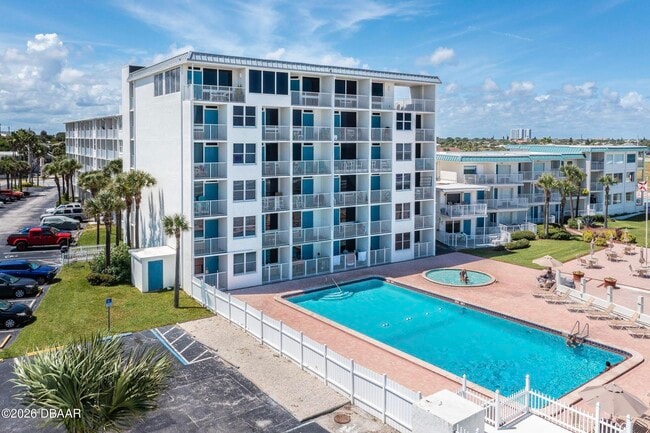 935 S Atlantic Ave in Daytona Beach, FL - Building Photo - Building Photo