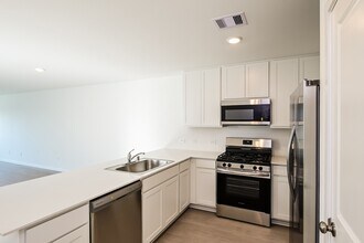 10811 Bird Of Paradise Ln in Houston, TX - Building Photo - Building Photo