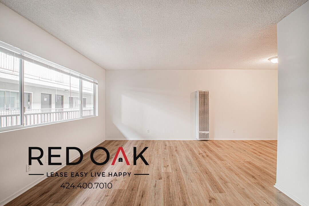 916 S Carondelet St in Los Angeles, CA - Building Photo