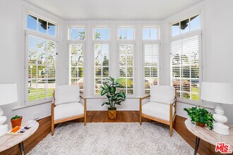 157 N Las Palmas Ave in Los Angeles, CA - Building Photo - Building Photo